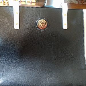 ♥️Anne Klein carry all tote with brass accent